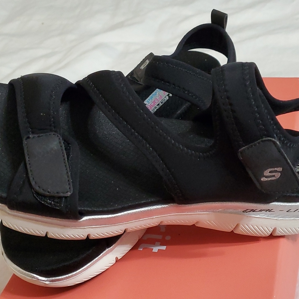 Sketchers Womens Size 9 Memory Foam Black Adjusta… - image 3